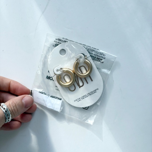 8 other reasons gold plated drip mini hoops - Picture 4 of 4